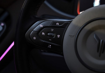 Подержанный автомобиль Voyah Free 2022 года (12 фото)