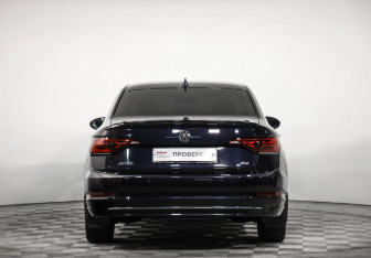 Подержанный автомобиль Volkswagen Jetta Sedan 2020 года (6 фото)