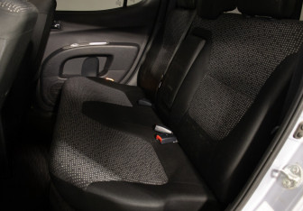 Подержанный автомобиль Mitsubishi L200 2014 года (18 фото)