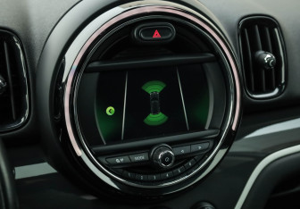 Подержанный автомобиль MINI Countryman 2018 года (16 фото)