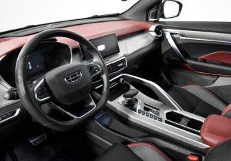 Подержанный автомобиль Geely Coolray 2023 года (9 фото)