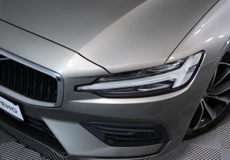 Подержанный автомобиль Volvo S60 2020 года (10 фото)
