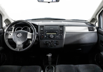 Подержанный автомобиль Nissan Tiida Sedan 2008 года (10 фото)
