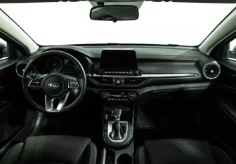 Подержанный автомобиль Kia Cerato Sedan 2020 года (13 фото)
