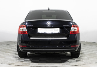Подержанный автомобиль Skoda Octavia Liftback 2018 года (6 фото)
