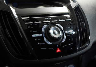Подержанный автомобиль Ford Kuga 2015 года (14 фото)