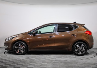 Подержанный автомобиль Kia Ceed Hatchback 2013 года (8 фото)