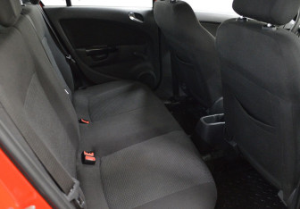 Подержанный автомобиль Opel Corsa 2012 года (12 фото)