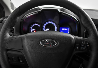 Подержанный автомобиль LADA (ВАЗ) XRAY 2017 года (18 фото)