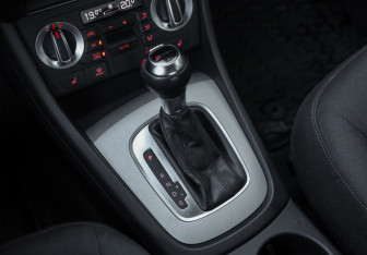 Подержанный автомобиль Audi Q3 2013 года (19 фото)