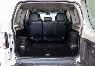 Подержанный автомобиль Mitsubishi Pajero 2011 года (24 фото)