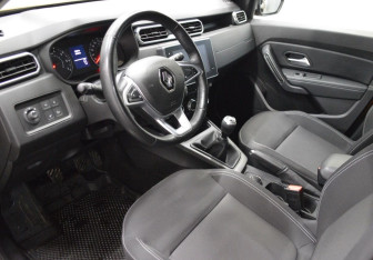 Подержанный автомобиль Renault Duster 2022 года (10 фото)