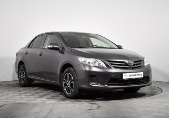 Подержанный автомобиль Toyota Corolla Sedan 2012 года (3 фото)