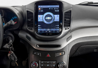 Подержанный автомобиль Chevrolet Orlando 2011 года (18 фото)