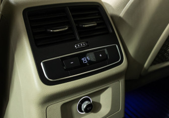 Подержанный автомобиль Audi A4 Sedan 2016 года (16 фото)