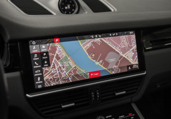 Подержанный автомобиль Porsche Cayenne 2020 года (18 фото)