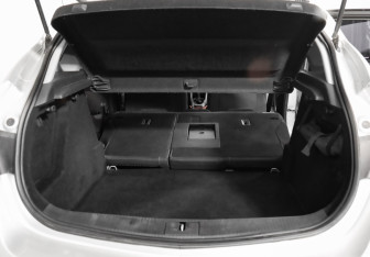 Подержанный автомобиль Opel Astra Hatchback 2011 года (23 фото)