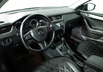 Подержанный автомобиль Skoda Octavia Liftback 2017 года (11 фото)