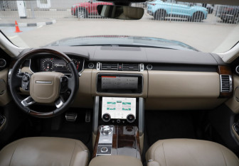 Подержанный автомобиль Land Rover Range Rover 2022 года (12 фото)