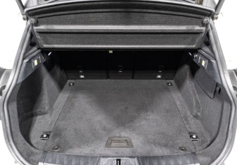 Подержанный автомобиль Jaguar F-Pace 2017 года (15 фото)