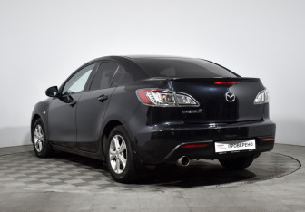 Подержанный автомобиль Mazda 3 Sedan 2011 года (7 фото)