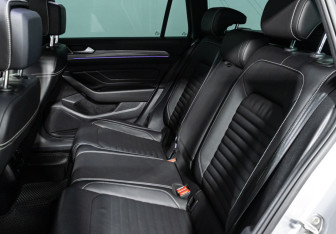 Подержанный автомобиль Volkswagen Passat Wagon 2020 года (10 фото)