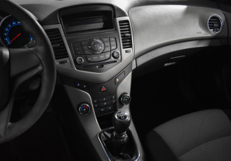 Подержанный автомобиль Chevrolet Cruze Sedan 2012 года (16 фото)