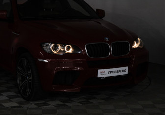 Подержанный автомобиль BMW X6 M 2011 года (22 фото)