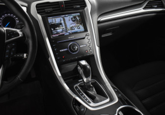 Подержанный автомобиль Ford Mondeo Sedan 2015 года (18 фото)