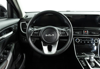 Подержанный автомобиль Kia Seltos 2024 года (18 фото)