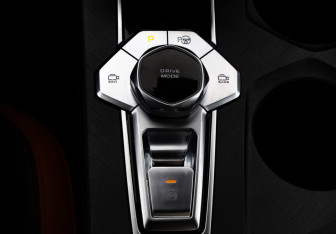 Подержанный автомобиль Changan UNI-V 2024 года (22 фото)