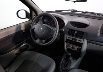 Подержанный автомобиль Renault Symbol 2008 года (7 фото)