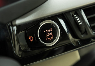 Подержанный автомобиль BMW X5 2015 года (15 фото)