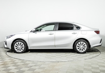 Подержанный автомобиль Kia Cerato Sedan 2020 года (9 фото)