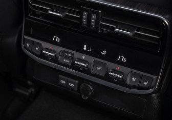 Подержанный автомобиль Toyota Land Cruiser Suv 2022 года (36 фото)