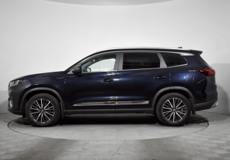 Подержанный автомобиль Chery Tiggo 8 Pro 2022 года (8 фото)