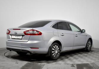 Подержанный автомобиль Ford Mondeo Sedan 2010 года (5 фото)