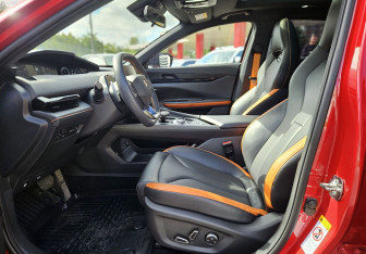 Подержанный автомобиль Changan UNI-V 2024 года (10 фото)