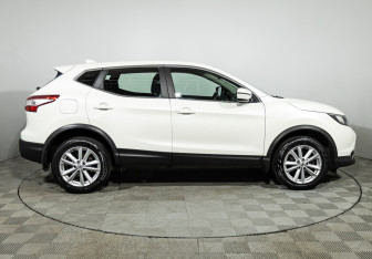 Подержанный автомобиль Nissan Qashqai 2018 года (4 фото)