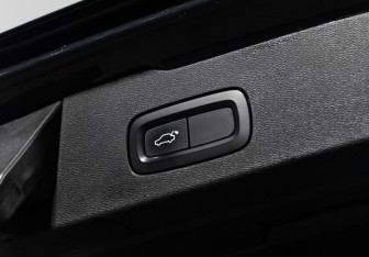 Подержанный автомобиль Volvo V60 2019 года (20 фото)