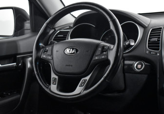 Подержанный автомобиль Kia Sorento 2019 года (14 фото)