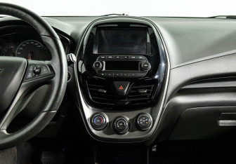 Подержанный автомобиль Chevrolet Spark 2019 года (14 фото)