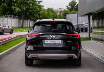 Подержанный автомобиль Infiniti QX50 2018 года (7 фото)
