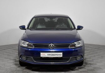 Подержанный автомобиль Volkswagen Jetta Sedan 2014 года (2 фото)