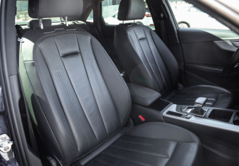 Подержанный автомобиль Audi A4 Sedan 2021 года (26 фото)