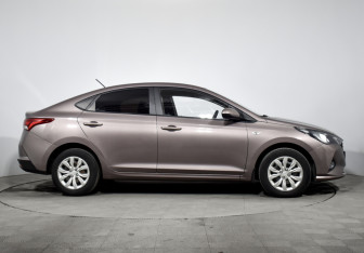 Подержанный автомобиль Hyundai Solaris Sedan 2020 года (4 фото)