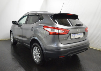 Подержанный автомобиль Nissan Qashqai 2015 года (7 фото)