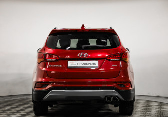 Подержанный автомобиль Hyundai Santa Fe 2017 года (6 фото)