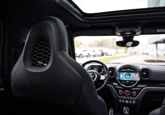 Подержанный автомобиль MINI Countryman 2021 года (39 фото)
