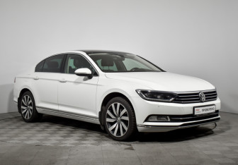 Подержанный автомобиль Volkswagen Passat Sedan 2019 года (3 фото)